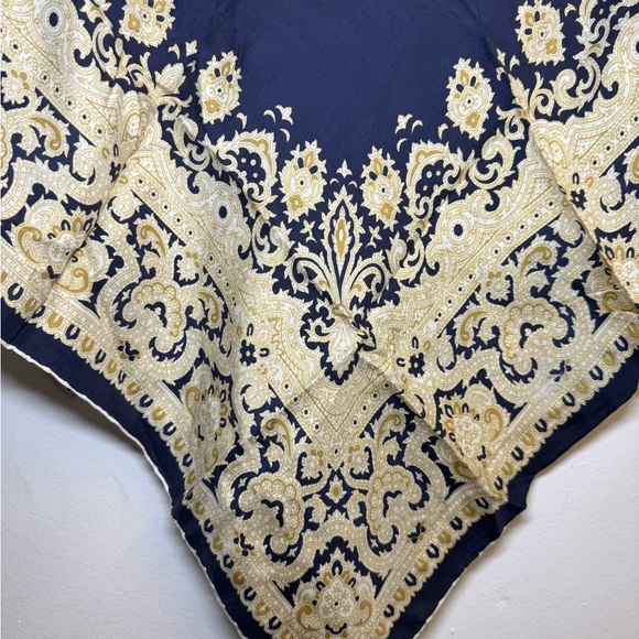 Vintage silk paisley Square scarf navy blue gold white 27” x 26” hand rolled hem - Picture 7 of 10